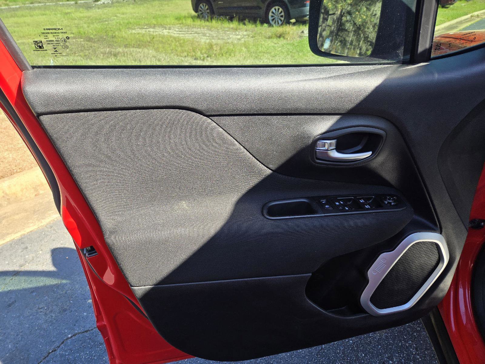 Used 2020 Jeep Renegade Sport image 17