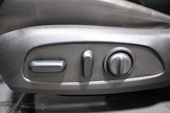 Used 2020 Chevrolet Traverse LT w/ LT Premium Package AWD/4WD image 24