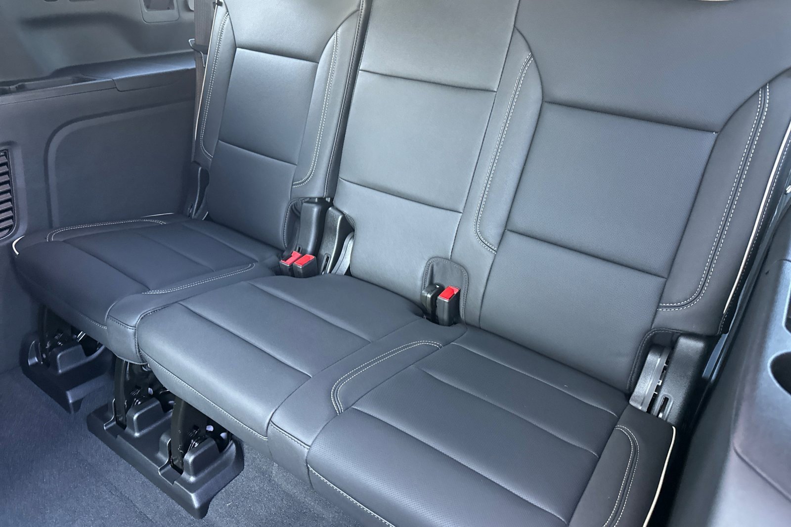 New 2026 Chevrolet Suburban Premier image 17