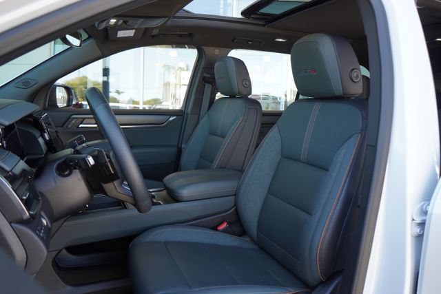 Used 2025 GMC Acadia AT4 AWD/4WD image 23
