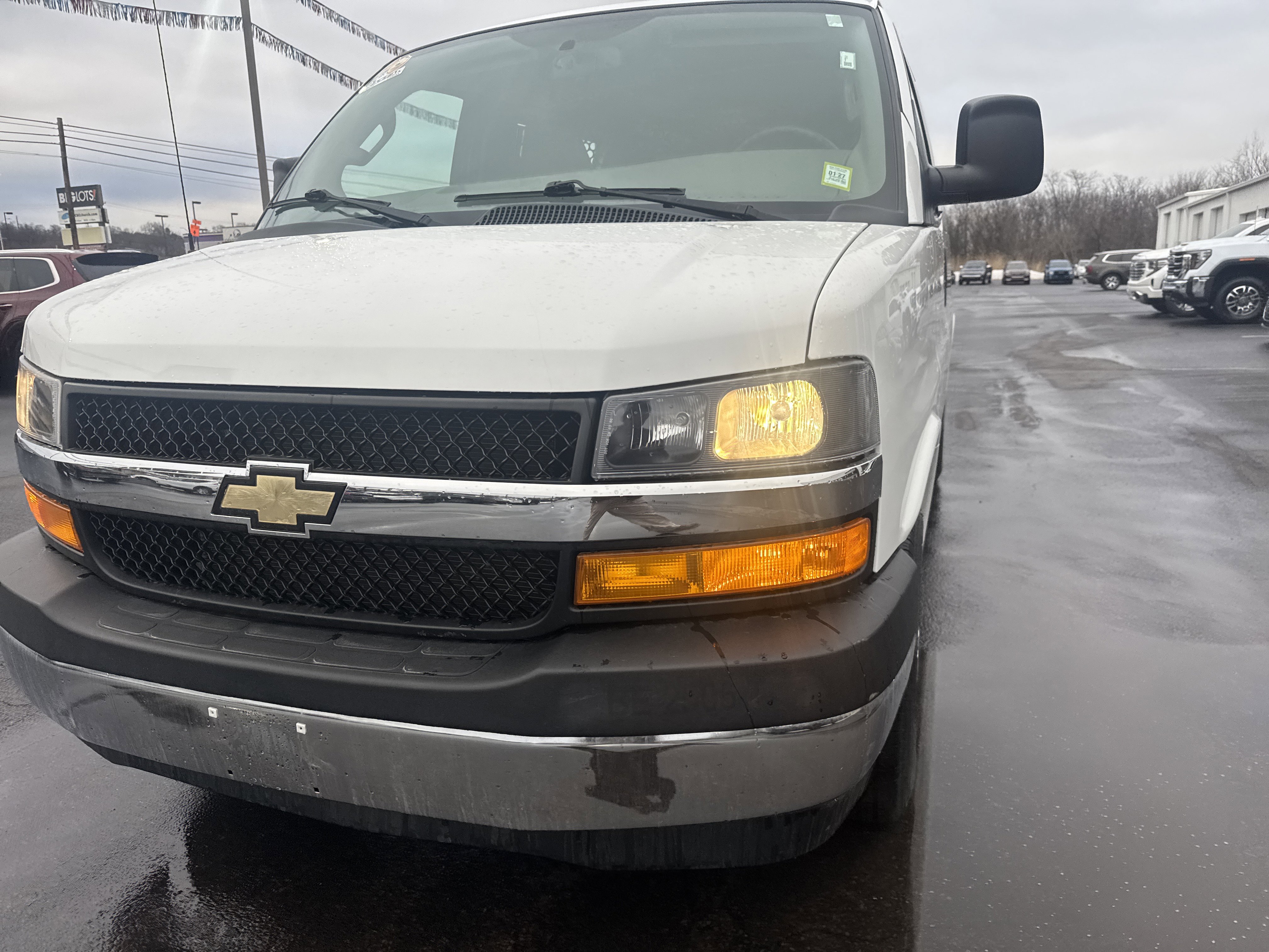Used 2022 Chevrolet Express 2500 Work Van Full-size Cargo Van w/ Driver Convenience Package image 10