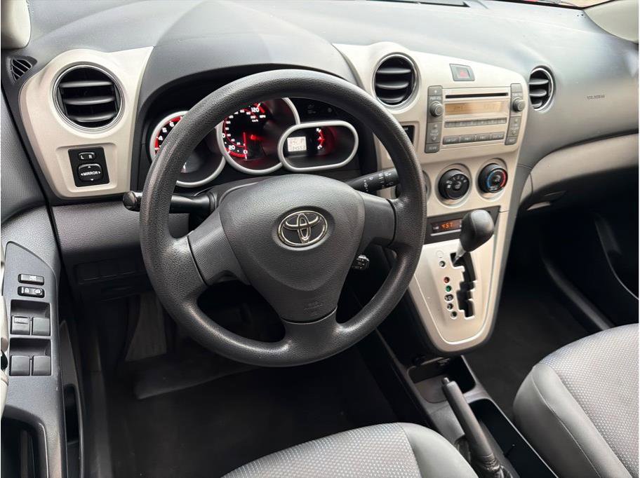 Used 2009 Toyota Matrix FWD image 2