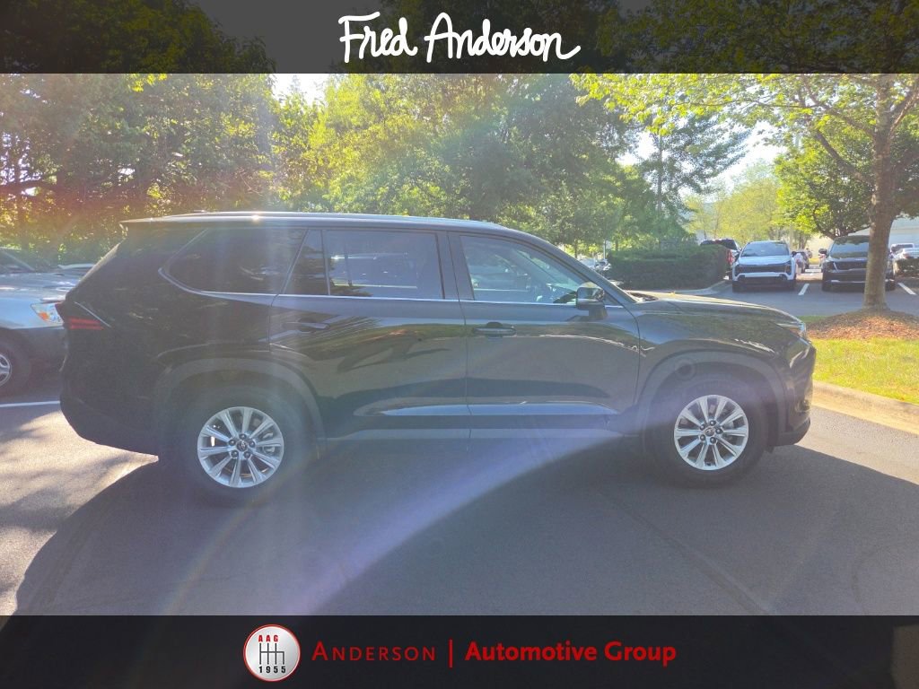 Used 2025 Toyota Grand Highlander FWD image 11