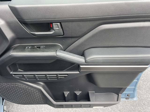 Used 2025 Toyota 4Runner SR5 AWD/4WD image 15