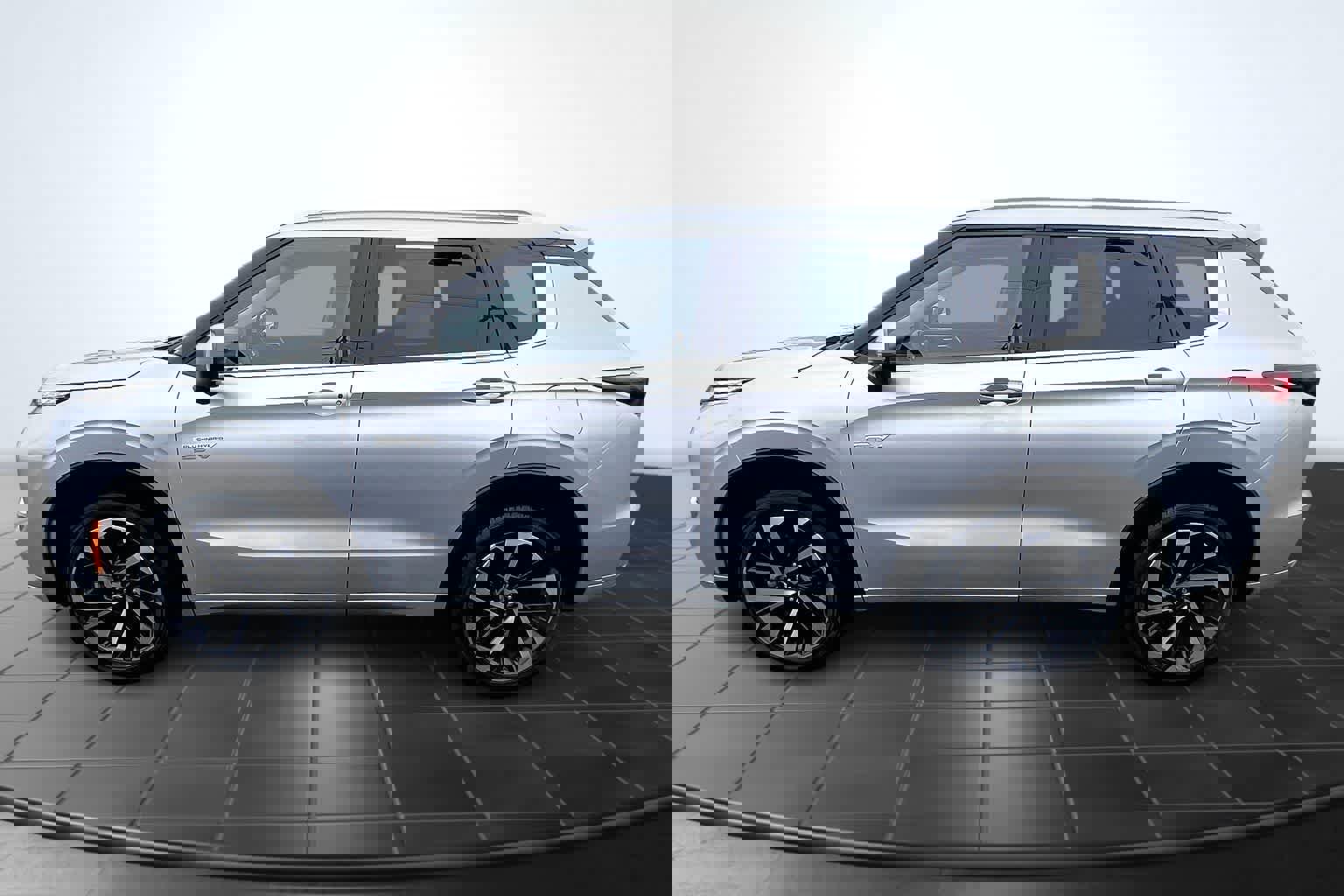 Used 2023 Mitsubishi Outlander SEL image 3