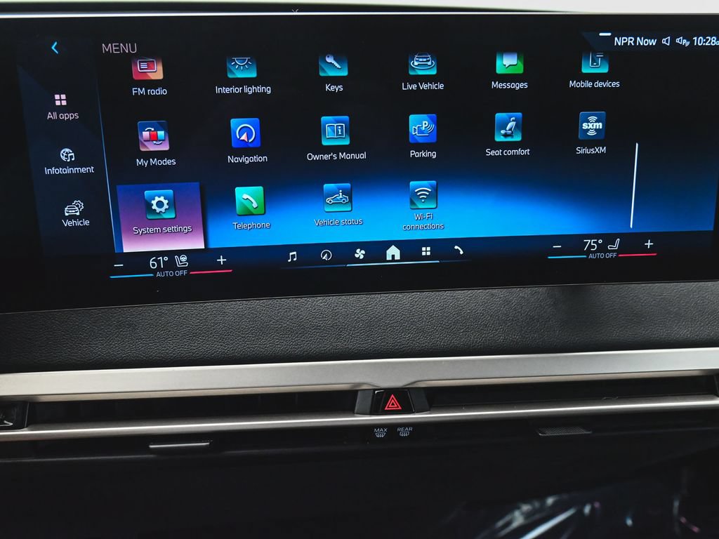 Used 2024 BMW iX xDrive50 w/ Convenience Package AWD/4WD image 18