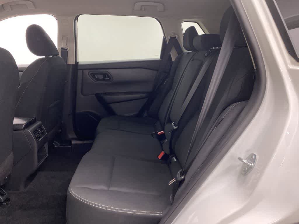 Used 2024 Nissan Rogue S AWD/4WD image 16