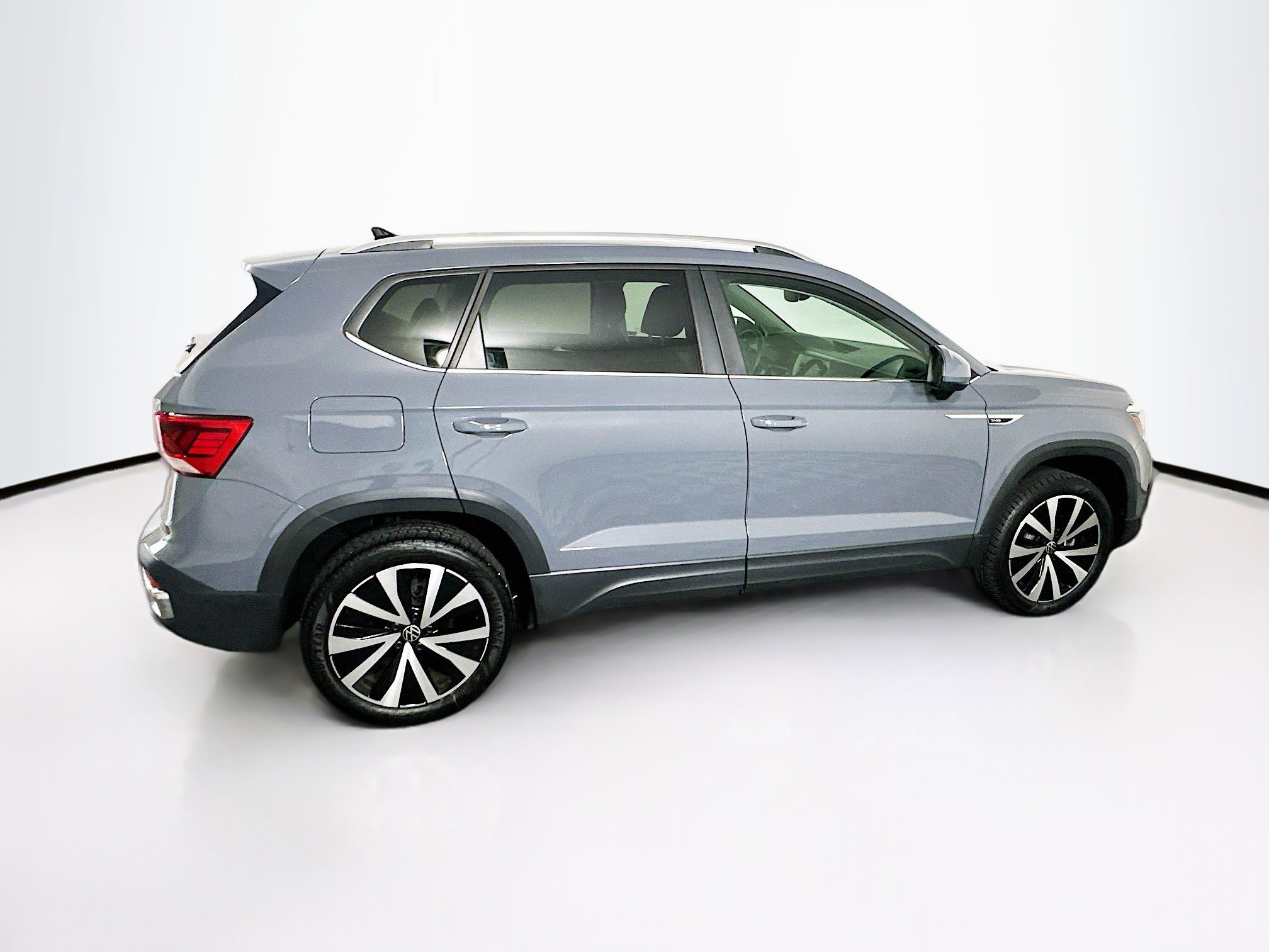 Used 2024 Volkswagen Taos SE FWD image 10