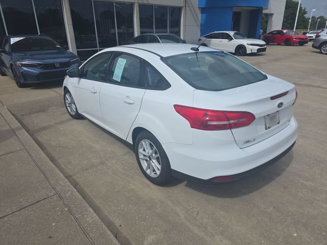 Used 2018 Ford Focus SE FWD image 3