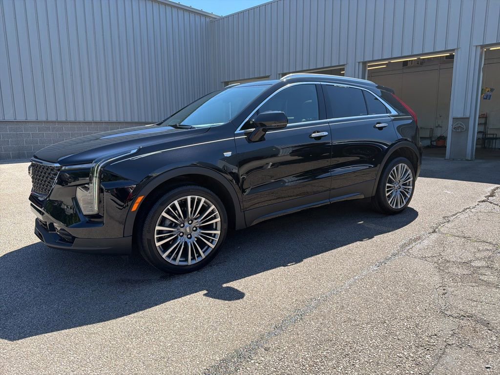 Used 2024 Cadillac XT4 Premium Luxury AWD/4WD image 9