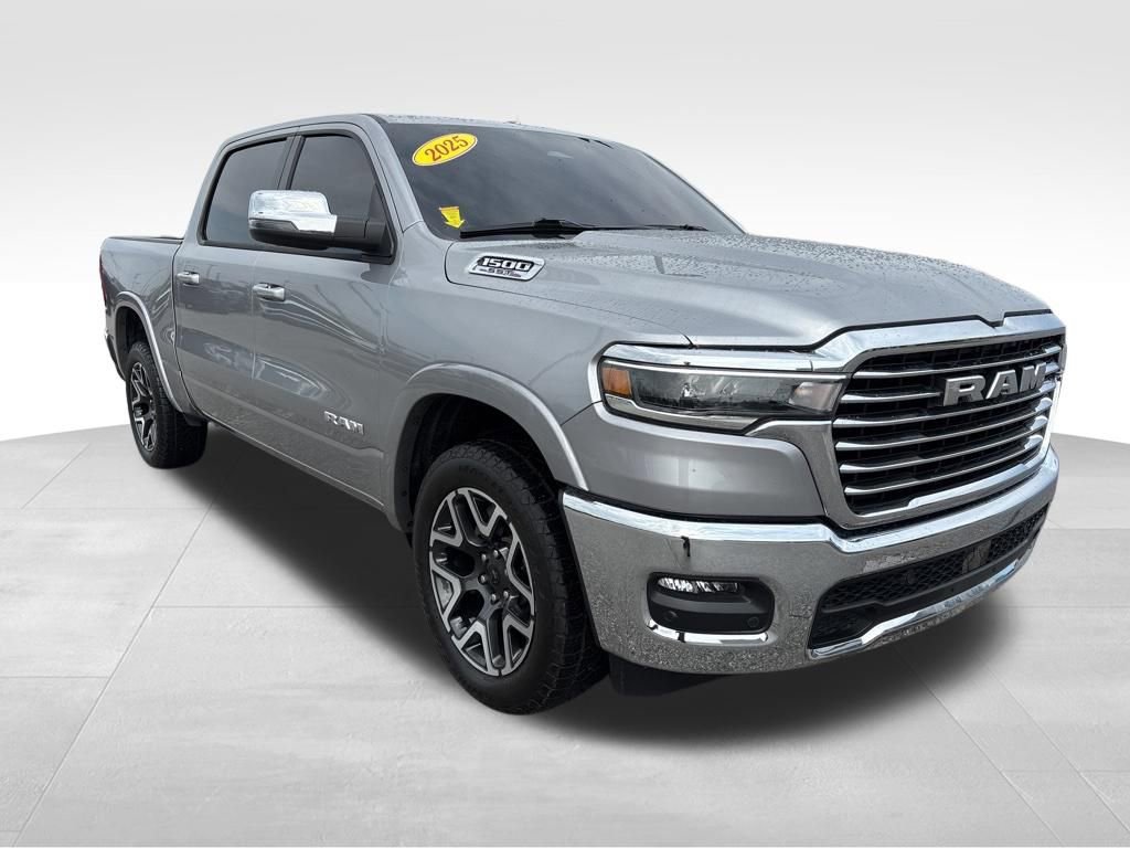 Certified 2025 RAM 1500 Laramie AWD/4WD image 3