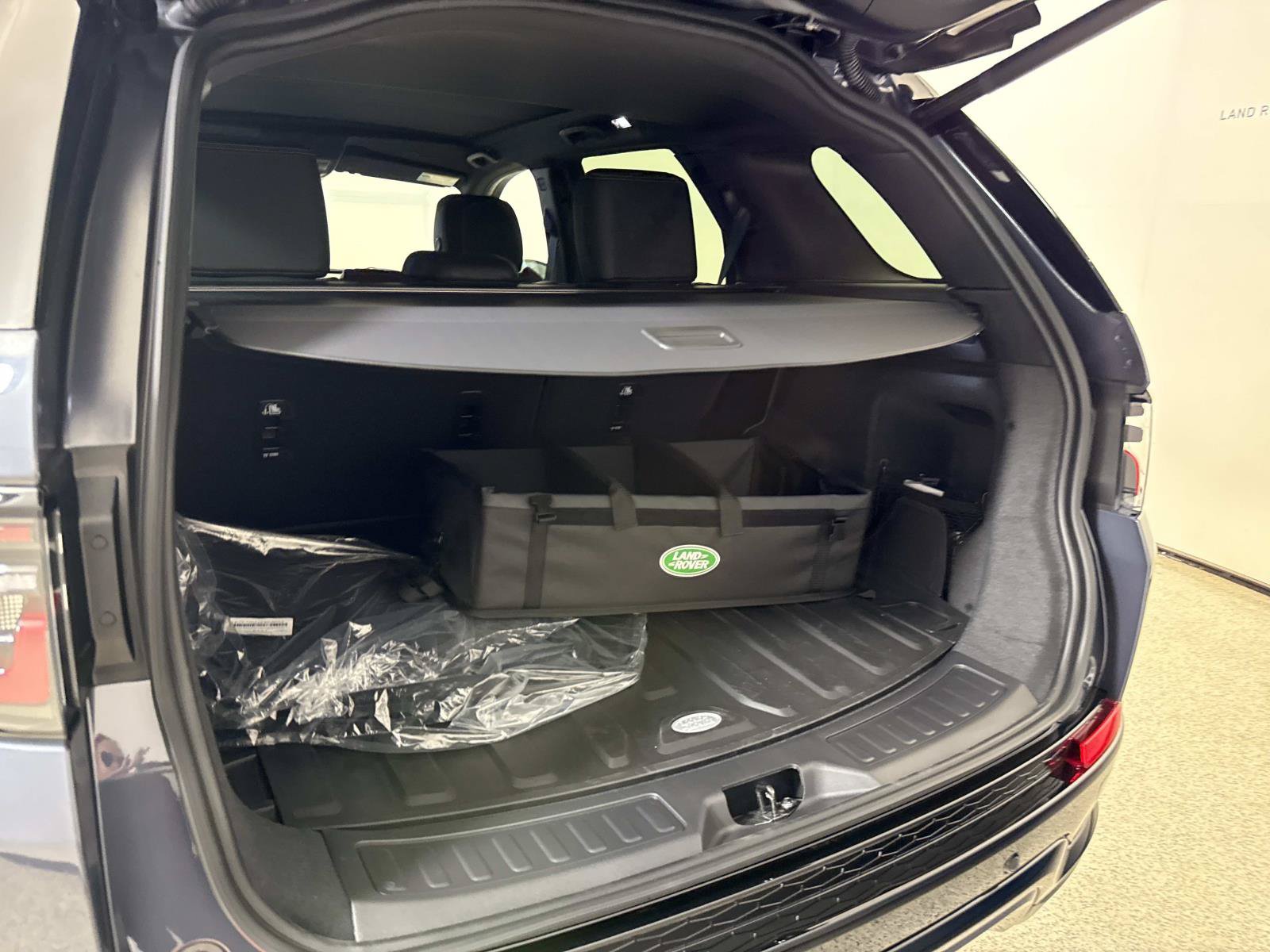 New 2026 Land Rover Discovery Sport Landmark AWD/4WD image 11