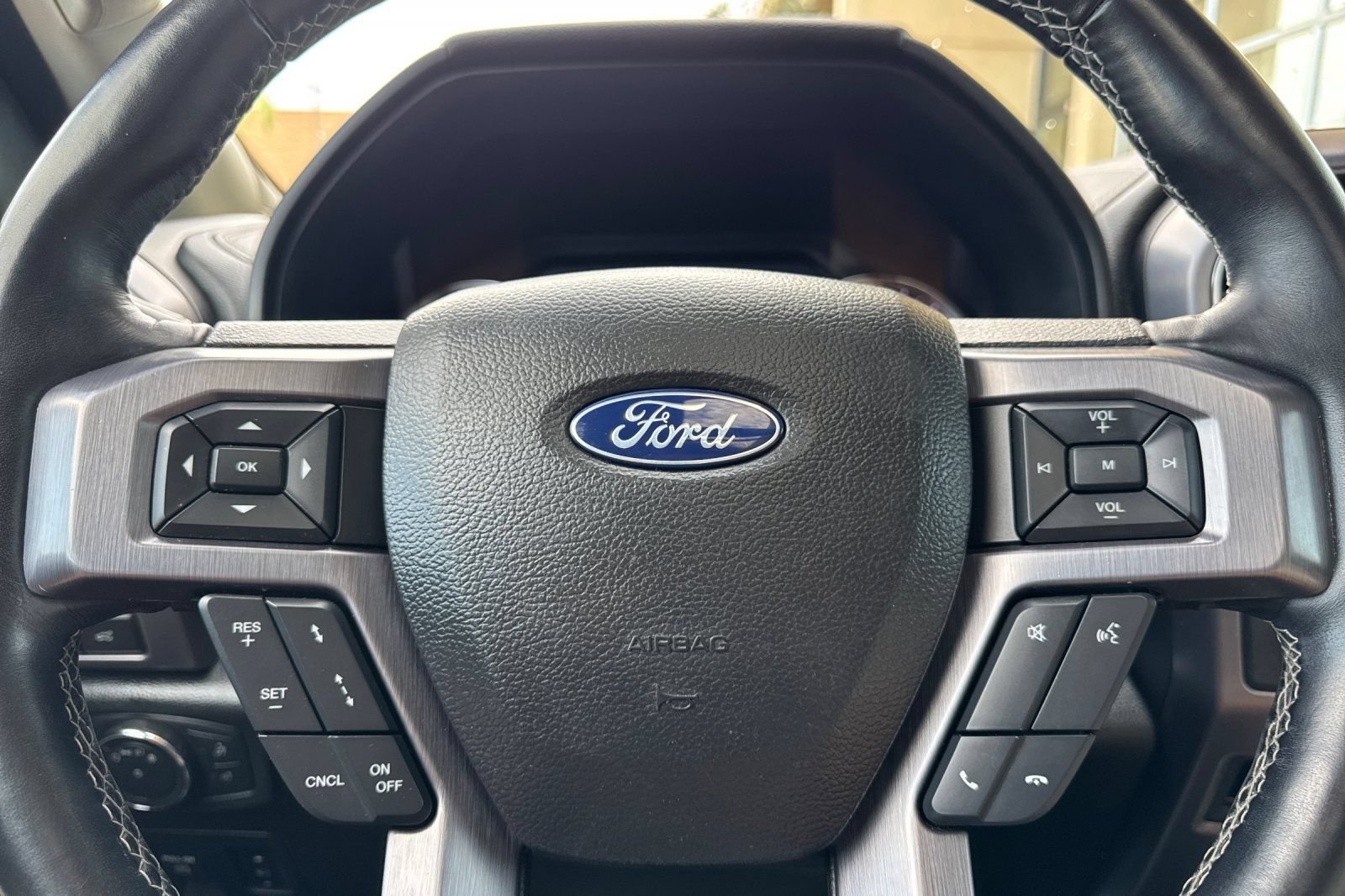 Used 2019 Ford Expedition Platinum RWD image 28