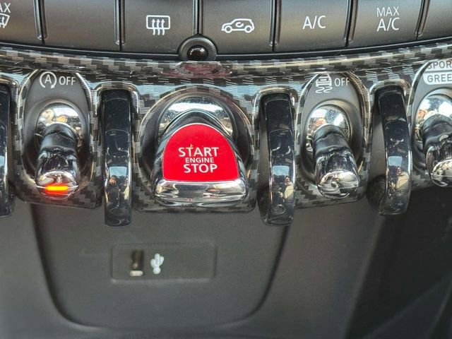 Used 2020 MINI Cooper S w/ Premium Package image 35