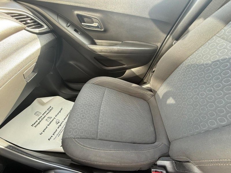 Used 2018 Chevrolet Trax LS image 19