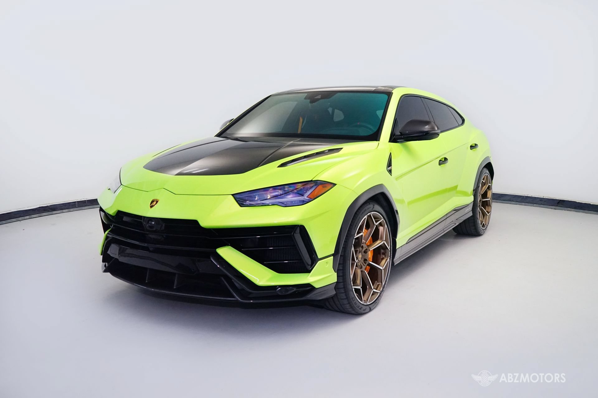 Used 2024 Lamborghini Urus Performante AWD/4WD image 2