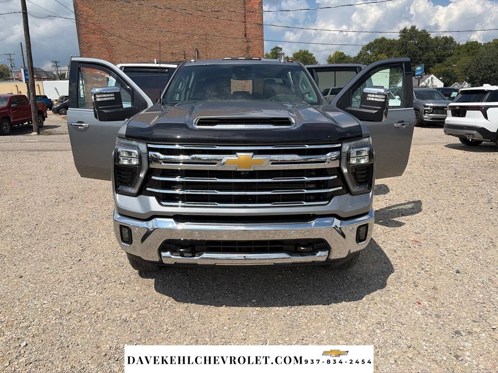 Used 2025 Chevrolet Silverado 2500 LTZ w/ LTZ Plus Package AWD/4WD image 39