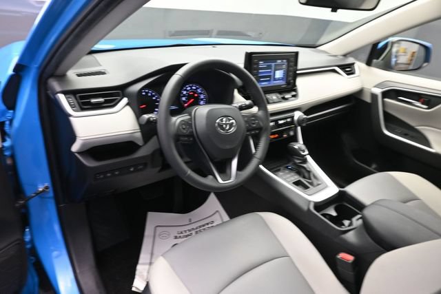Used 2021 Toyota RAV4 XLE Premium AWD/4WD image 9