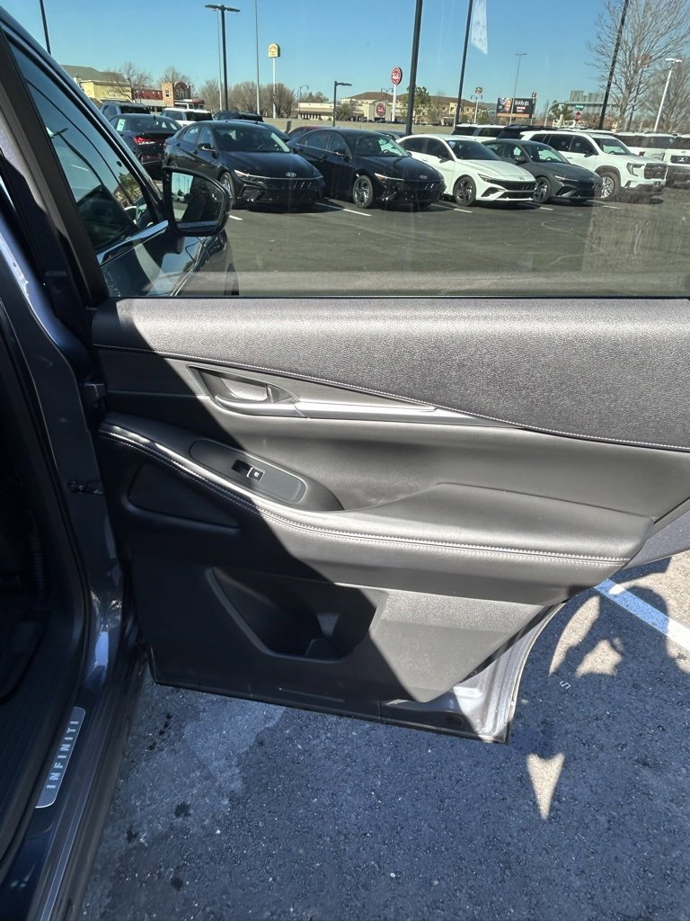 Used 2023 INFINITI QX60 Luxe image 16