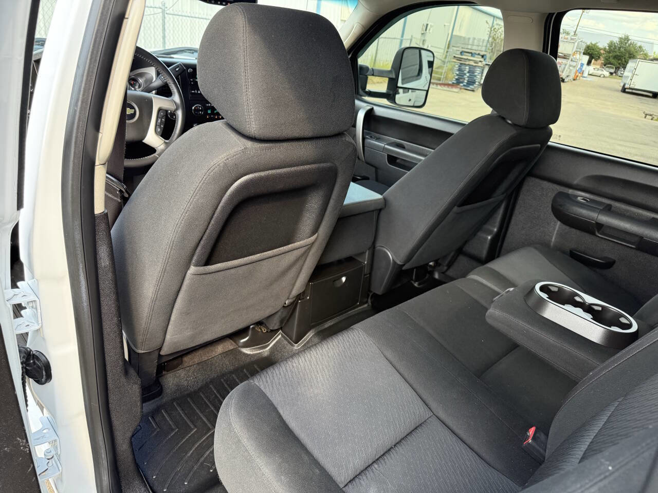 Used 2014 Chevrolet Silverado 2500 LT w/ Interior Plus Package image 11