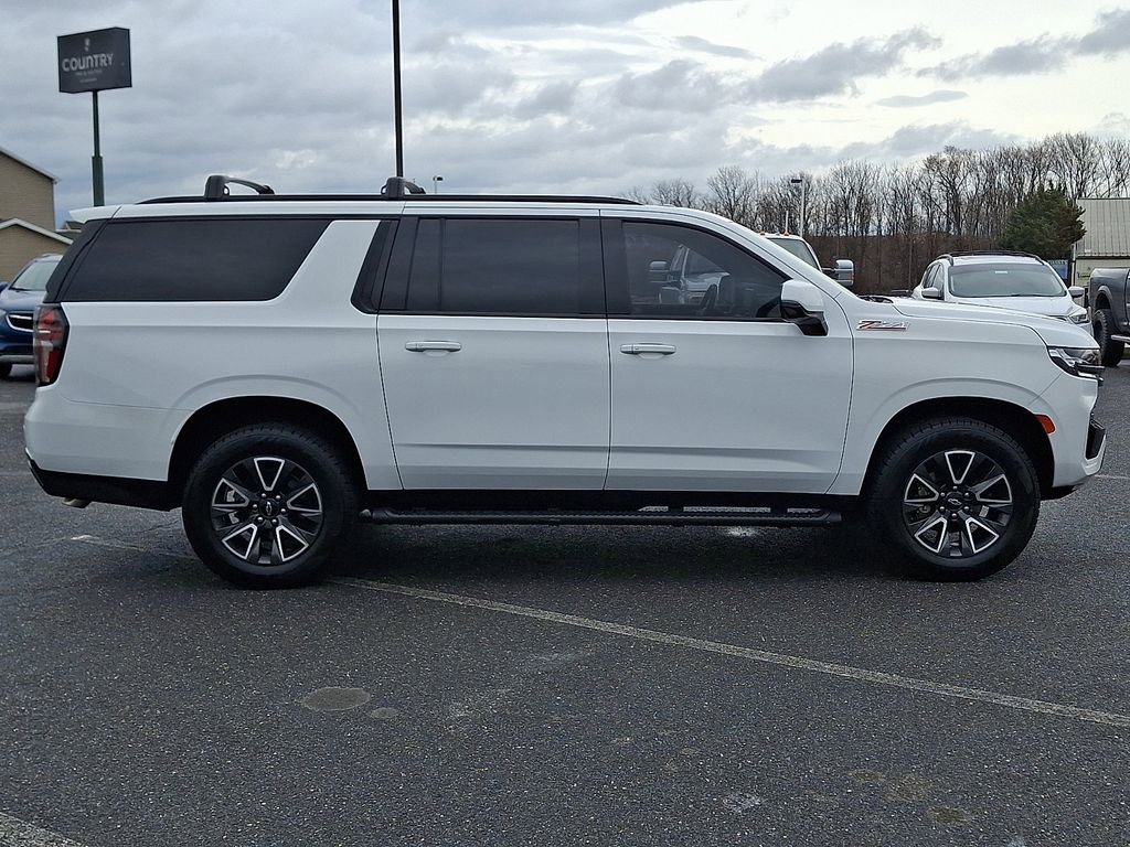 Used 2022 Chevrolet Suburban Z71 w/ Luxury Package image 7
