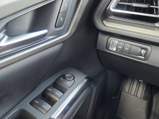 New 2026 Chevrolet Traverse LT w/ Driver Confidence Package FWD image 23
