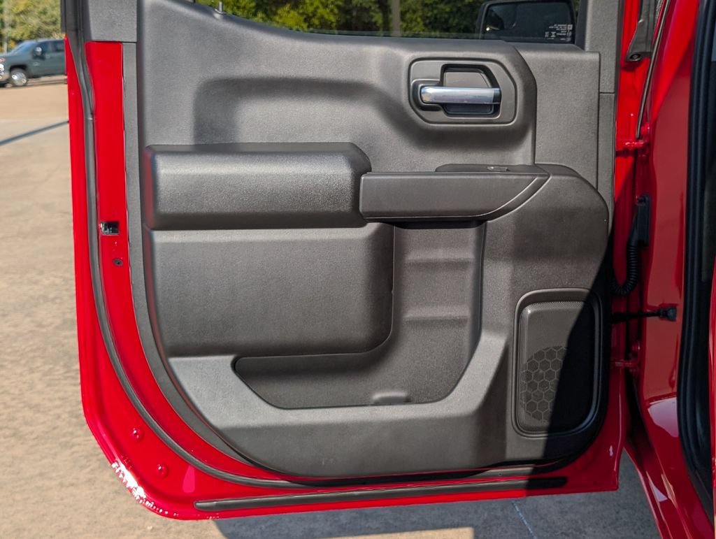New 2026 Chevrolet Silverado 1500 Custom w/ LPO, Dark Essentials Package RWD image 8