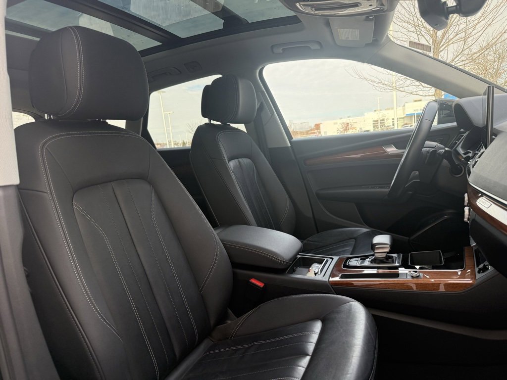 Used 2021 Audi Q5 2.0T Premium w/ Convenience Package image 13