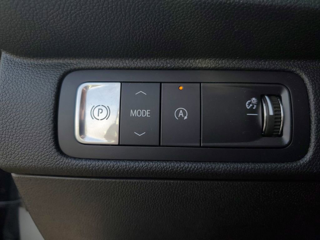 Used 2025 Chevrolet Traverse LT image 23