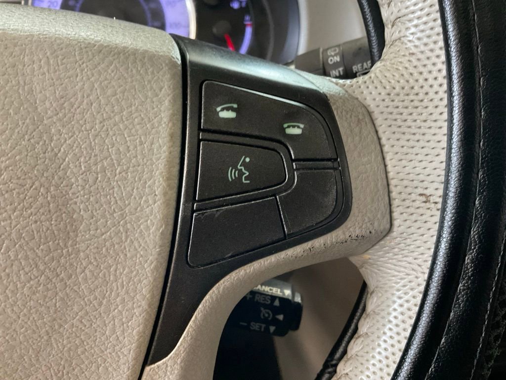 Used 2013 Toyota Sienna SE FWD image 13