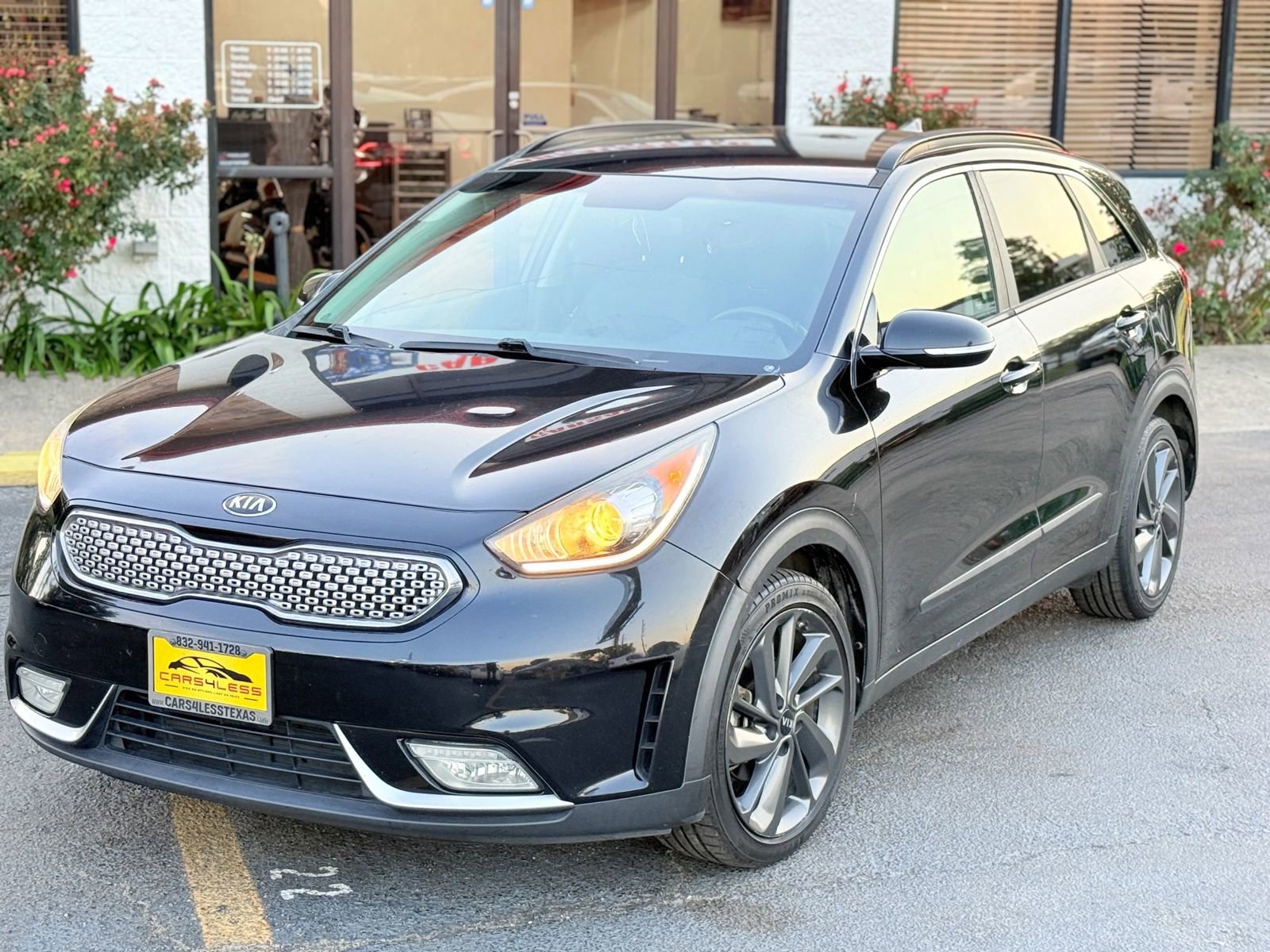 Used 2017 Kia Niro FWD image 1