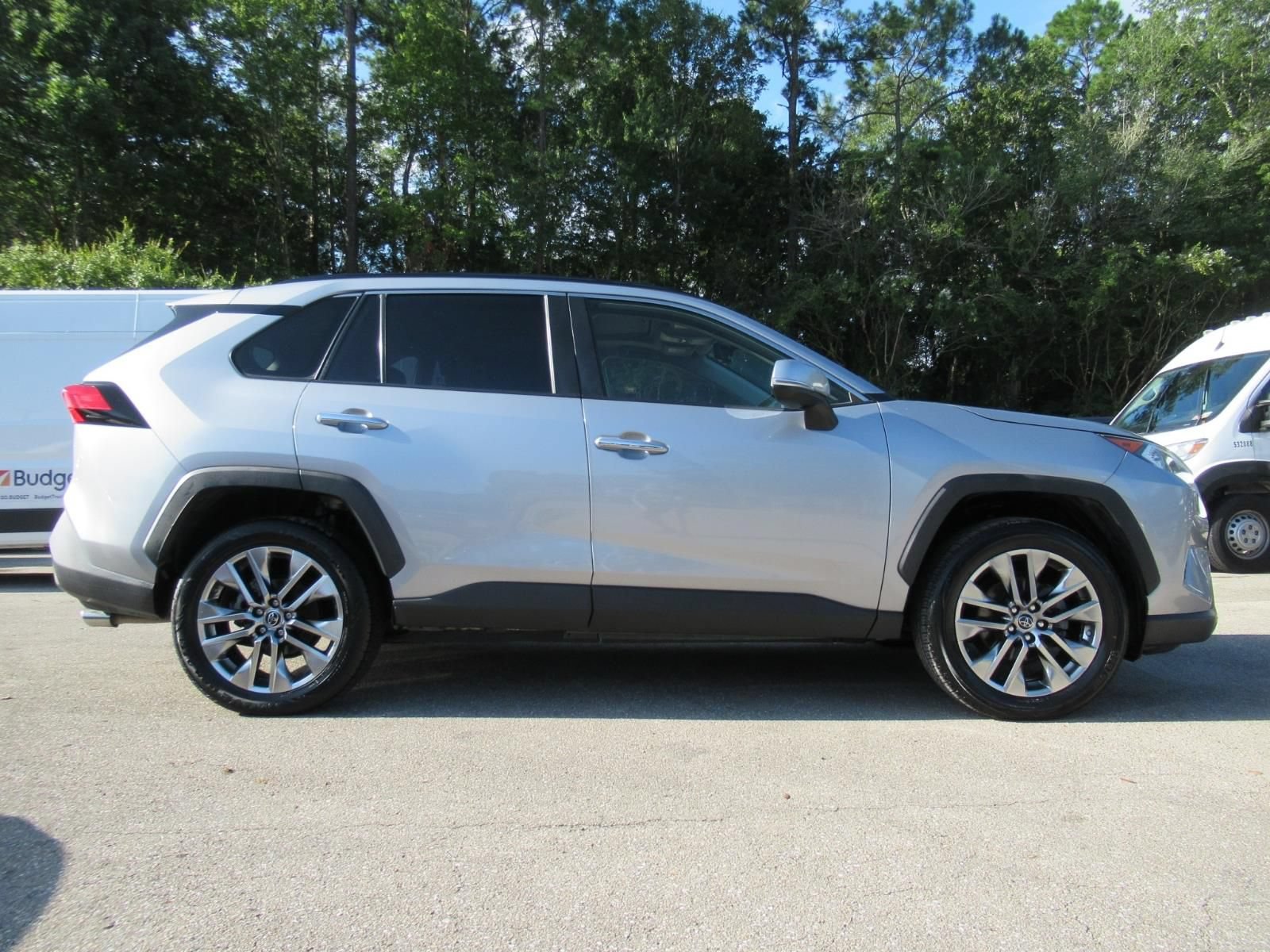 Used 2019 Toyota RAV4 Limited AWD/4WD image 2