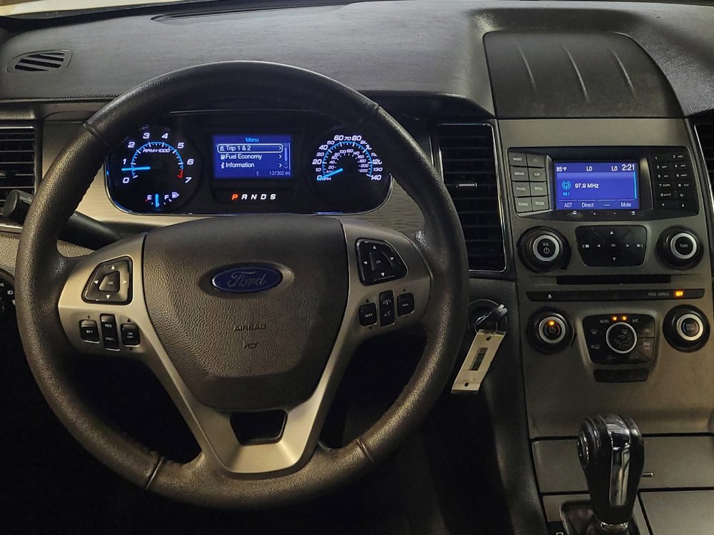 Used 2017 Ford Taurus SEL image 22