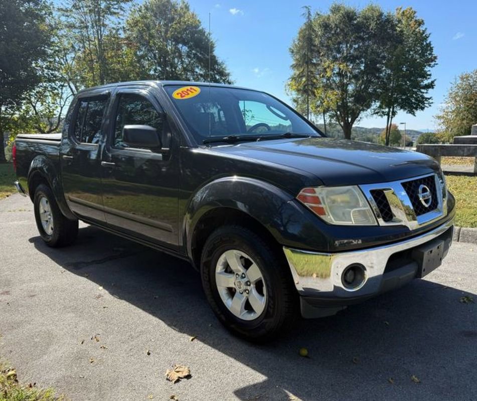 Used 2011 Nissan Frontier SV image 3