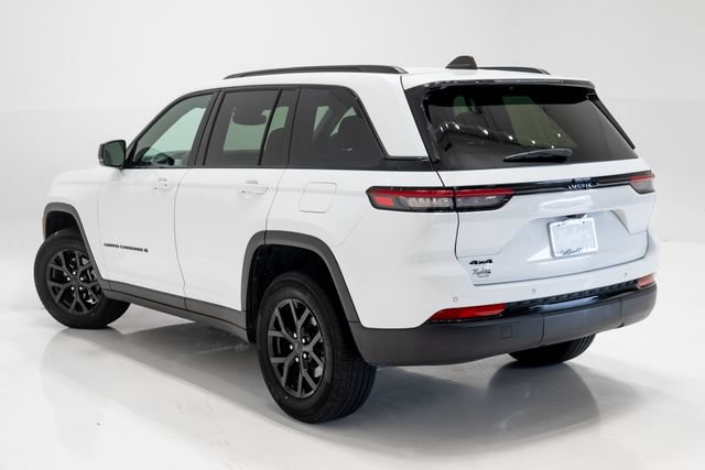 Used 2024 Jeep Grand Cherokee Altitude AWD/4WD image 33
