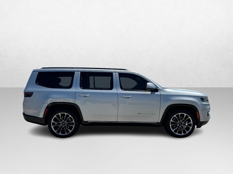 Used 2022 Jeep Wagoneer Series III w/ Premium Group I AWD/4WD image 4