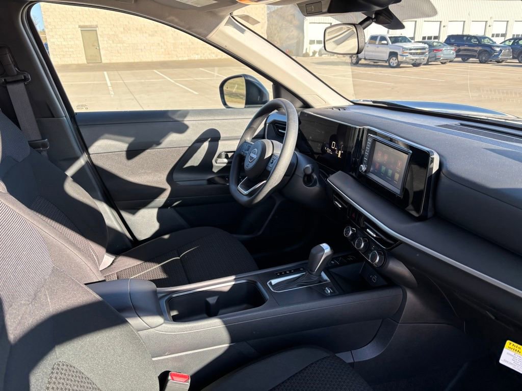 Used 2025 Nissan Kicks S image 16