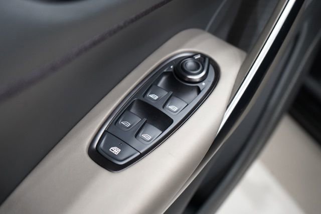 Used 2025 Aston Martin DBX 707 image 28