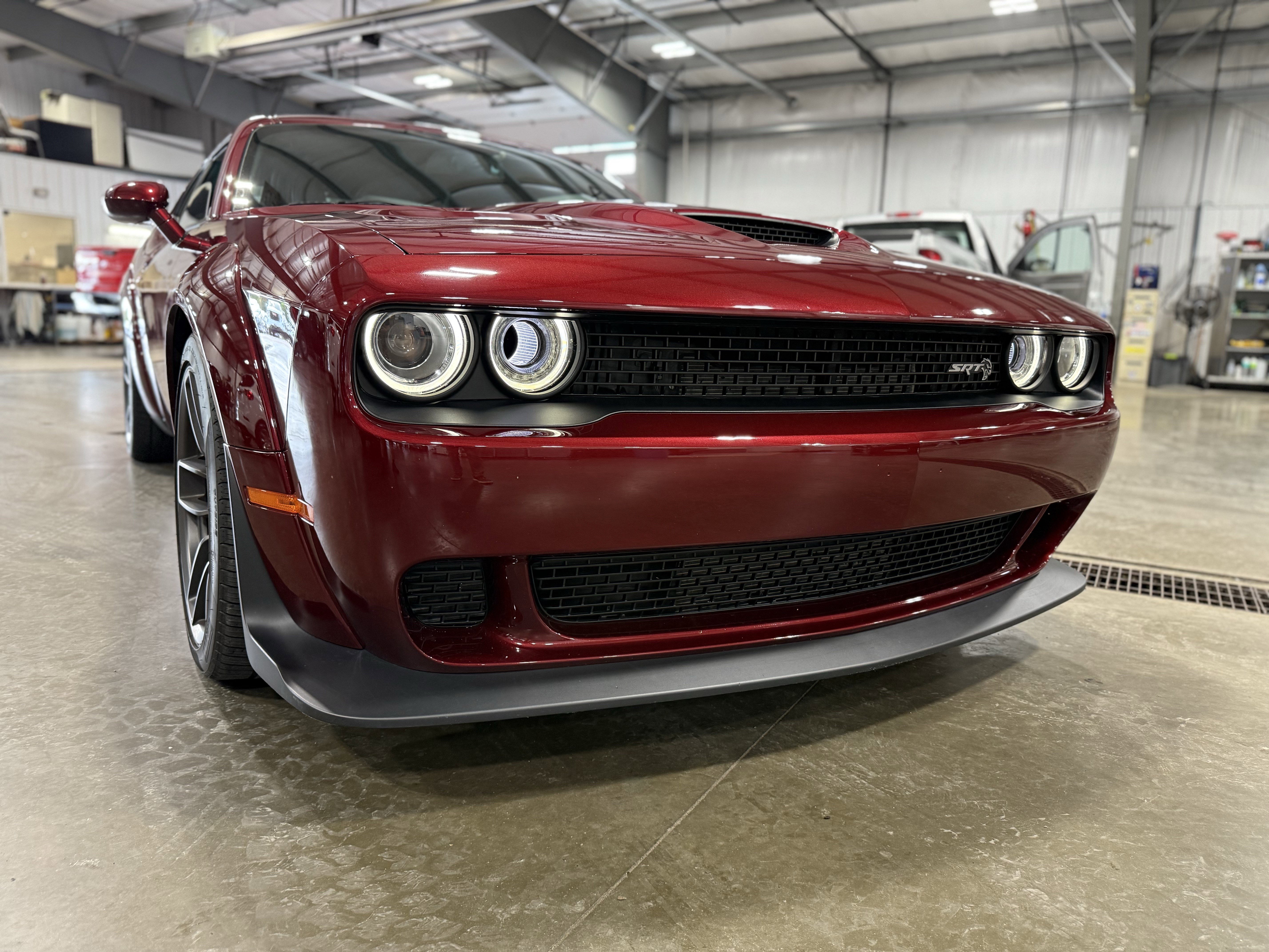 Used 2018 Dodge Challenger SRT Hellcat image 2