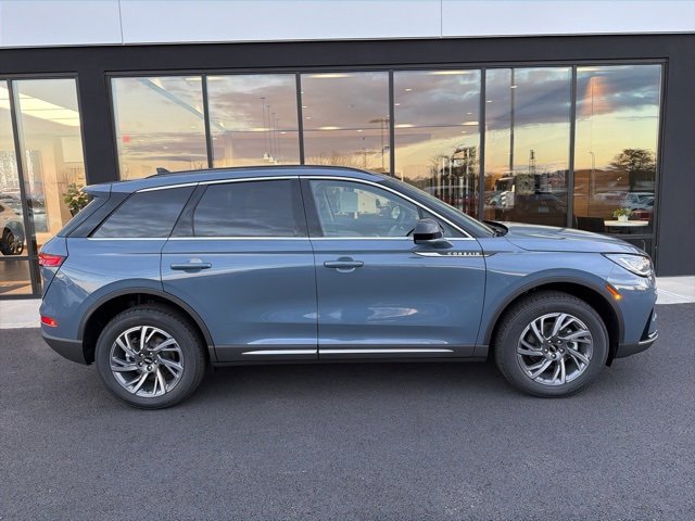 New 2026 Lincoln Corsair Premiere image 2