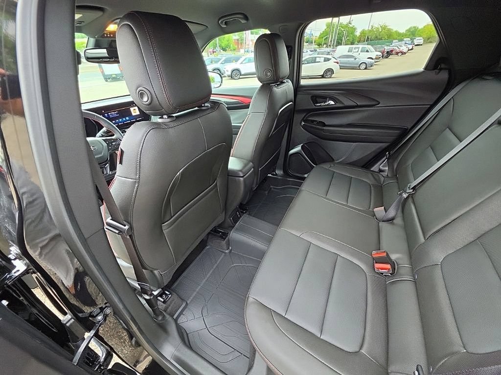 Used 2024 Chevrolet TrailBlazer RS w/ Convenience Package AWD/4WD image 28