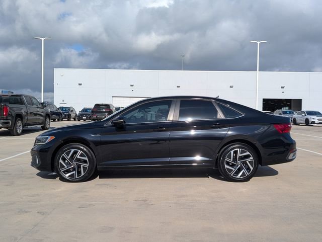 Used 2023 Volkswagen Jetta SEL FWD image 3