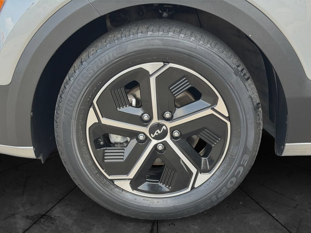 Certified 2023 Kia Niro EX FWD image 27