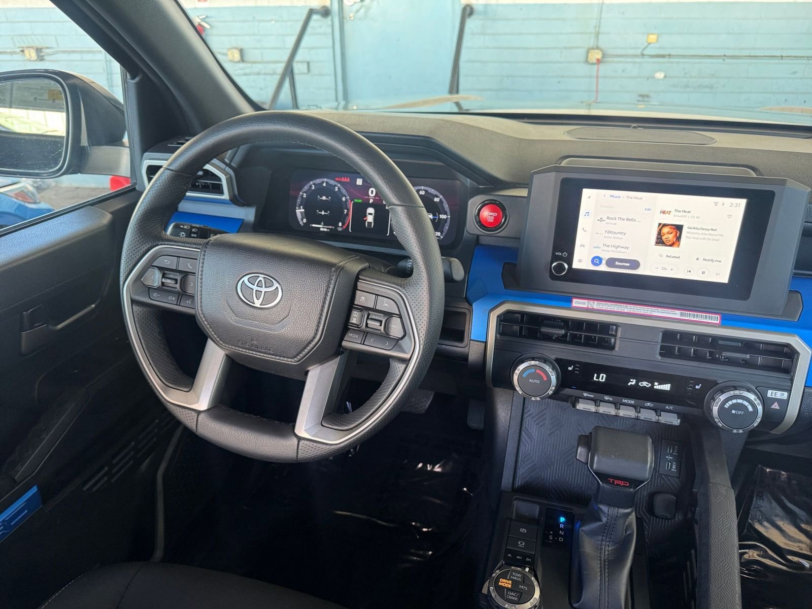Used 2025 Toyota Tacoma TRD Off-Road image 32