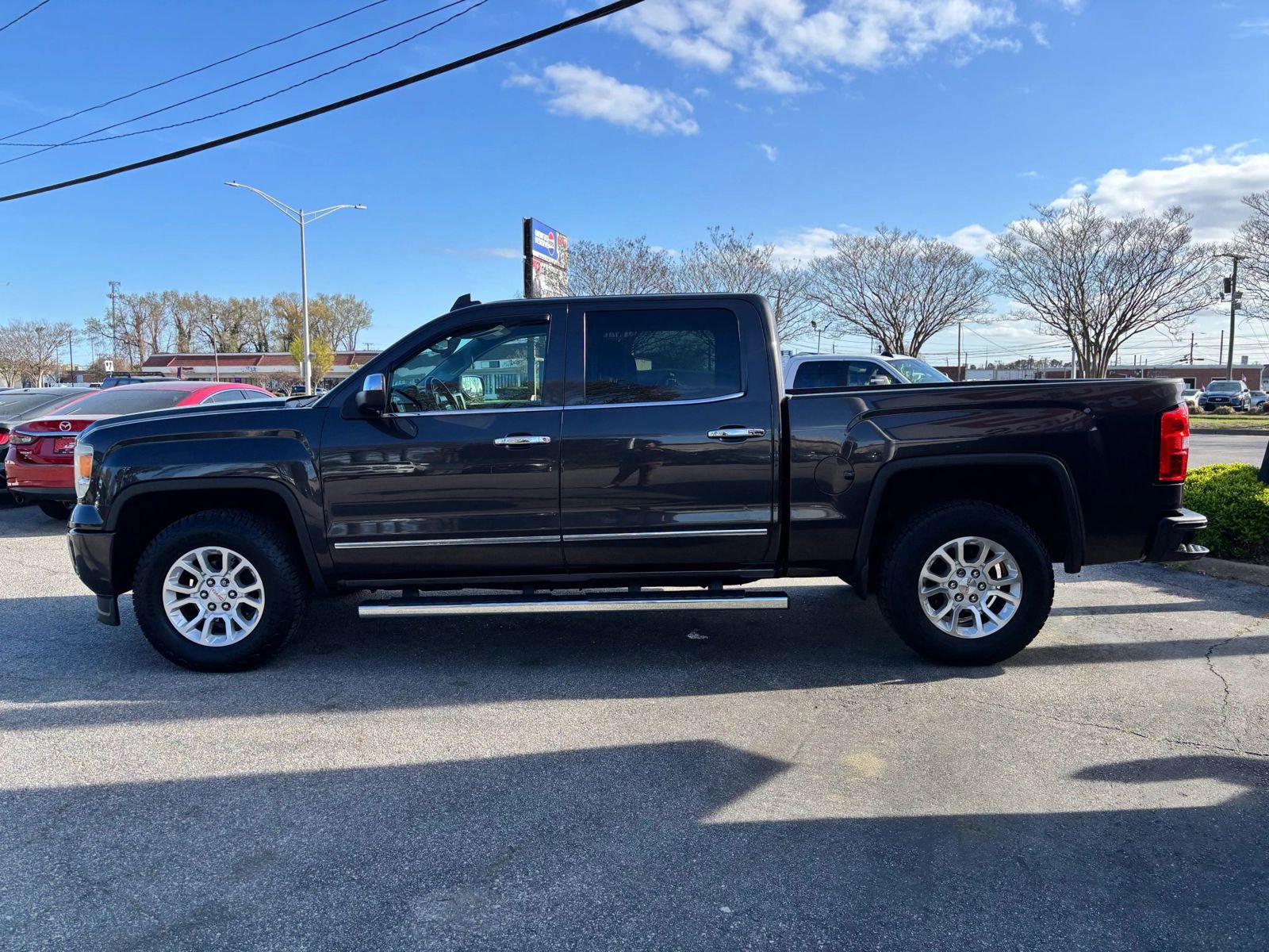 Used 2015 GMC Sierra 1500 SLT w/ All-Terrain Package AWD/4WD image 7