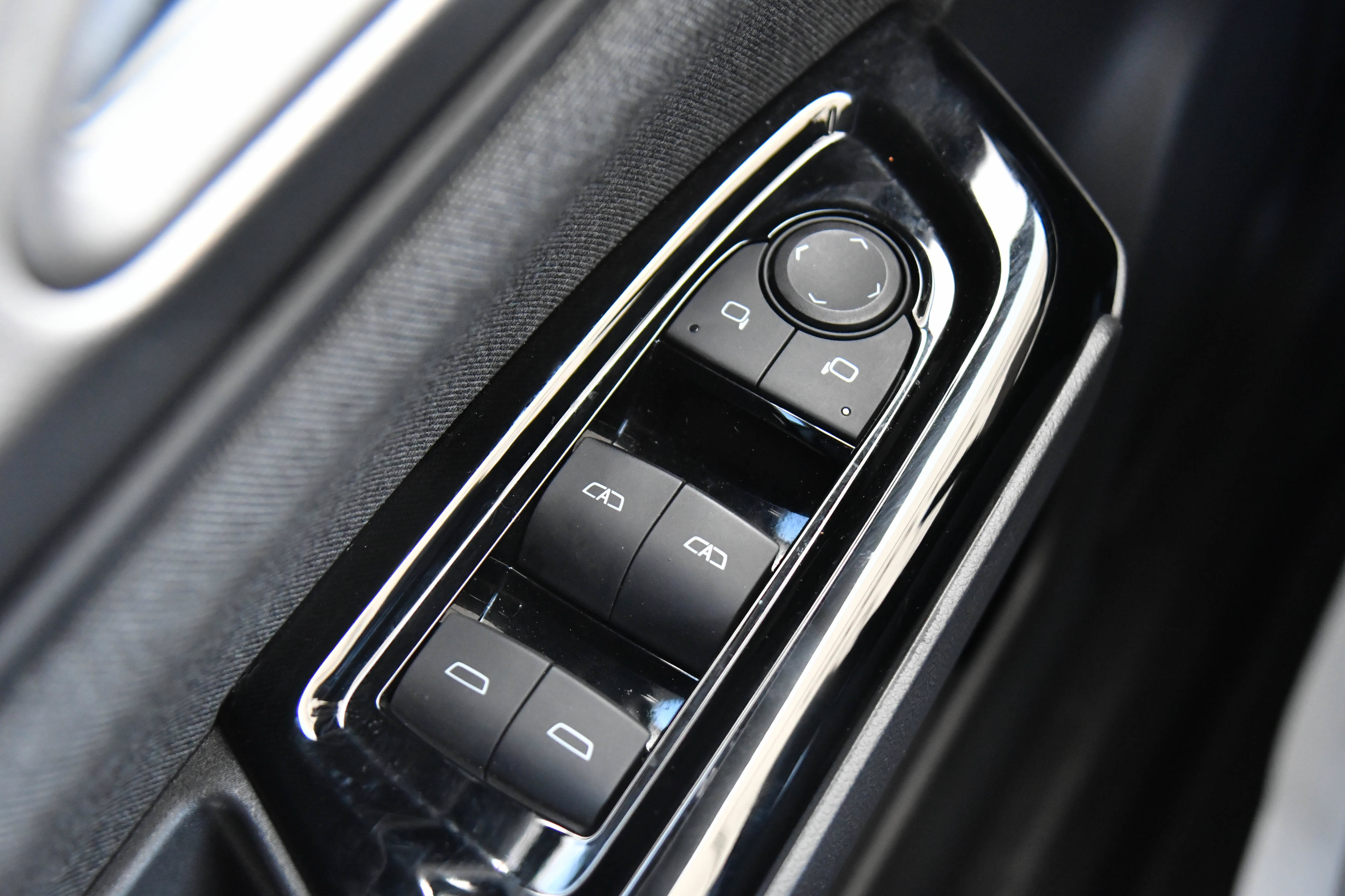 Used 2024 Honda Prologue EX image 36