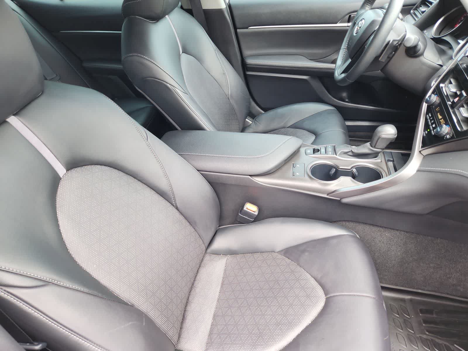 Used 2022 Toyota Camry XSE FWD image 12
