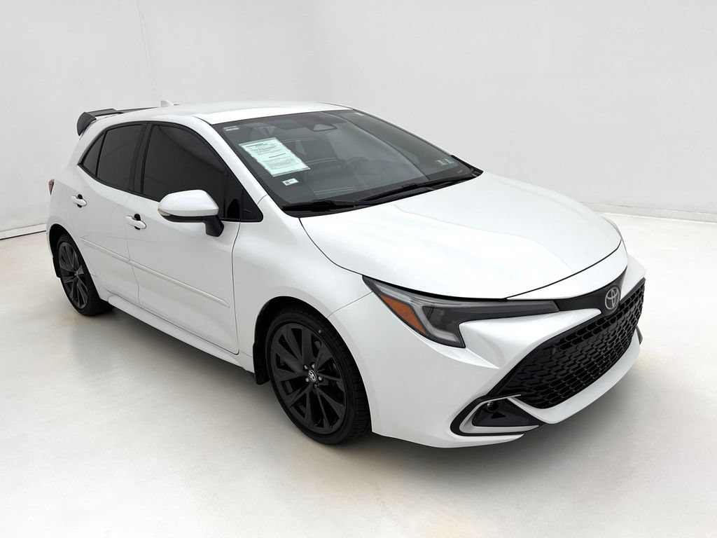 Used 2024 Toyota Corolla XSE FWD image 2