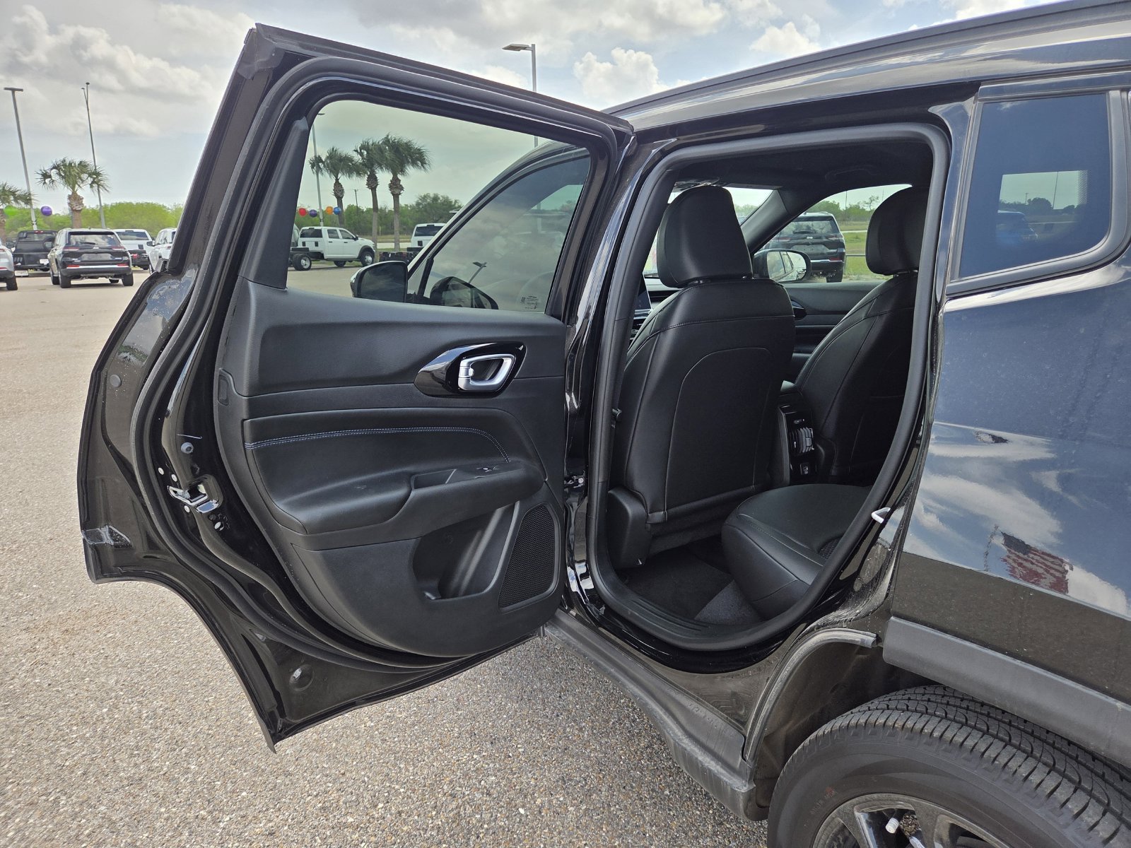 New 2026 Jeep Compass Latitude AWD/4WD image 14