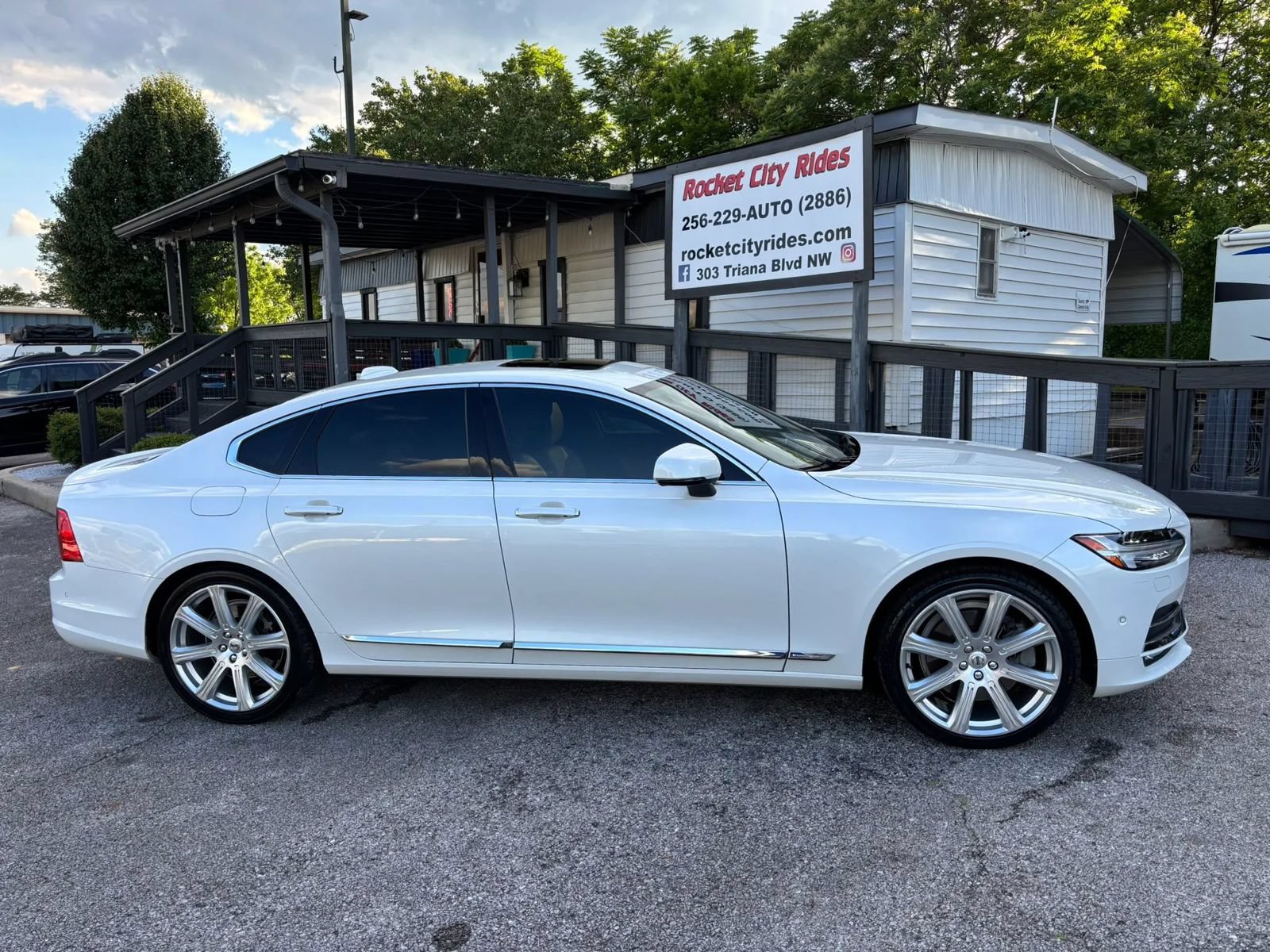 Used 2017 Volvo S90 T6 Inscription w/ Vision Package AWD/4WD image 2